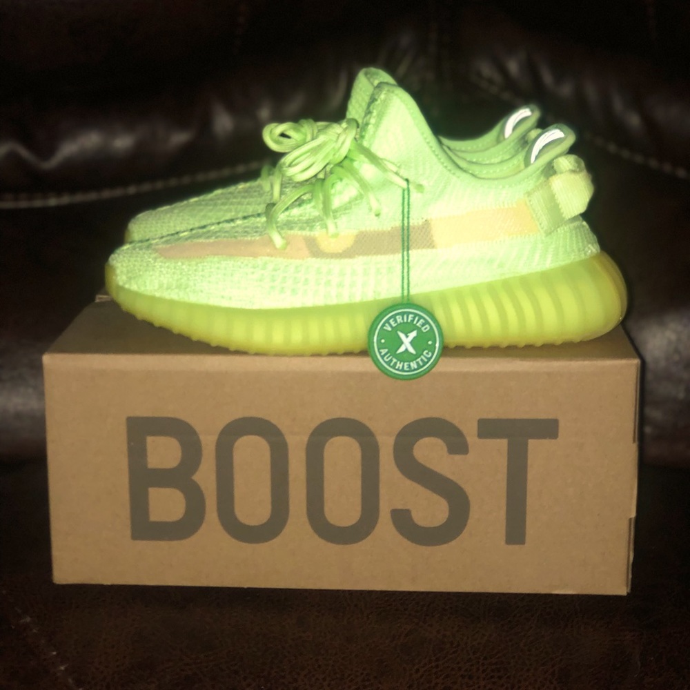 Adidas Yeezy Boost 350 v2 Glow